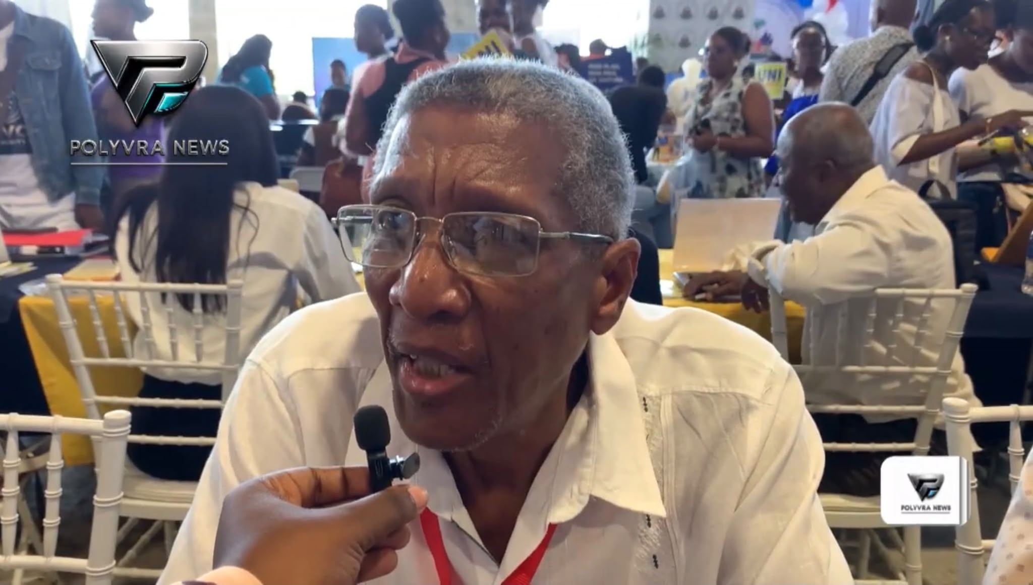 Claude Prépetit présente son livre « Haïti, l’île aux contours mystérieux » lors de la 32ᵉ édition de Livres en Folie 2026 à Pétion-Ville.