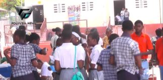 Haïti : Les examens officiels de 9e année fondamentale s’achèvent dans le calme, selon les responsables des centres Des candidats composent lors des examens officiels de 9e année fondamentale en Haïti.