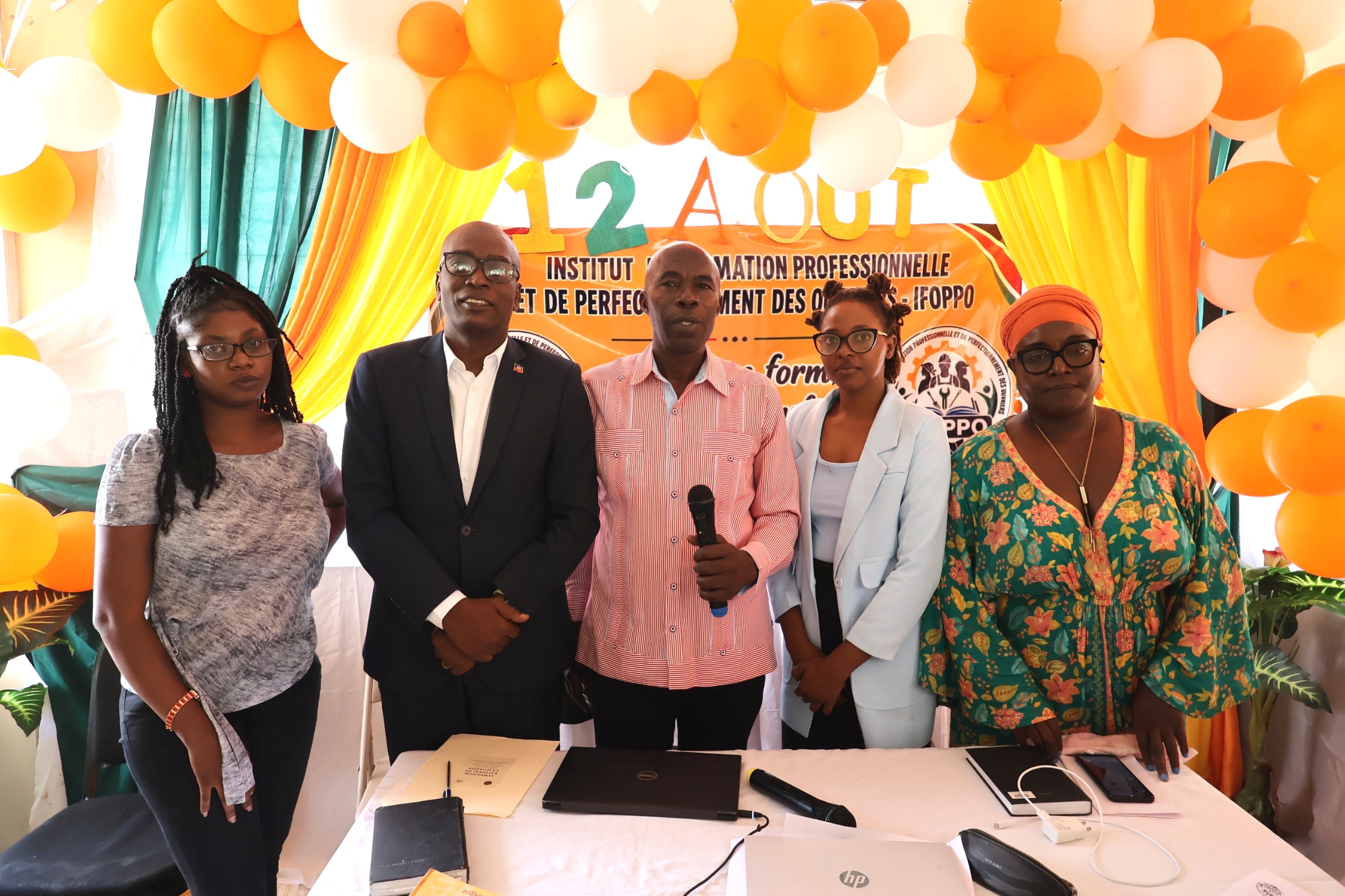 Yvel Admettre Prezidan FENASE et la CTSP président l'atelier sur l'émergence sociale des jeunes travailleurs à Delmas 83