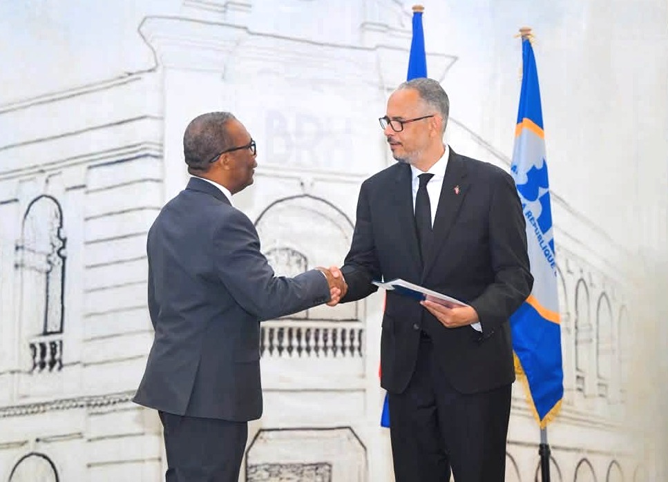 Installation officielle du nouveau Conseil d'Administration de la BRH par le Premier ministre au centre-ville de Port-au-Prince